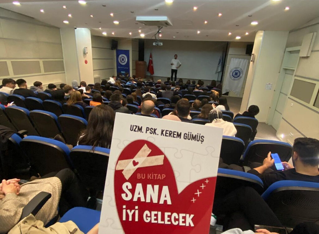 Söyleşi & İmza Günü